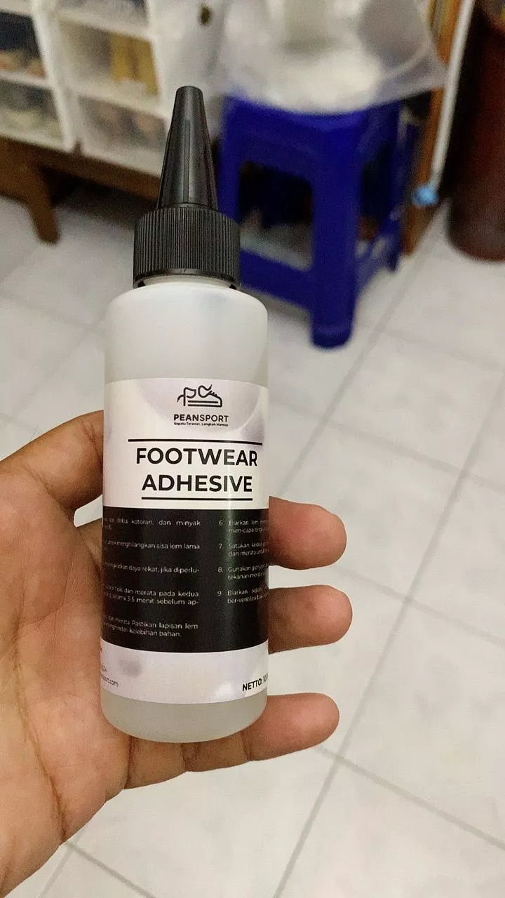 Primer sepatu benar-benar membuat lem lebih tahan lama!